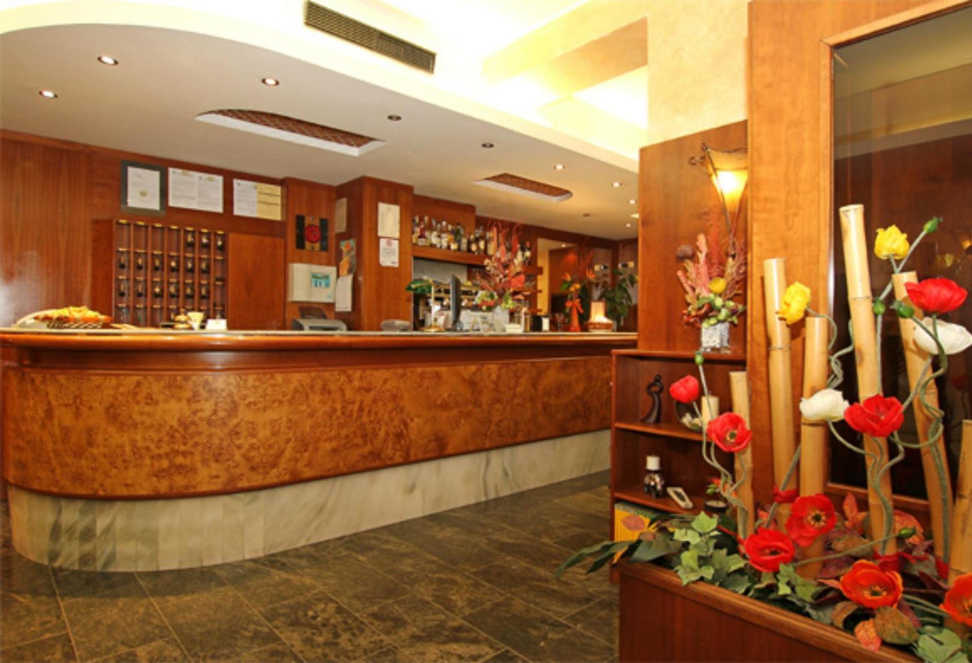 Hotel Villa Molinari كولّيكْيو المظهر الخارجي الصورة
