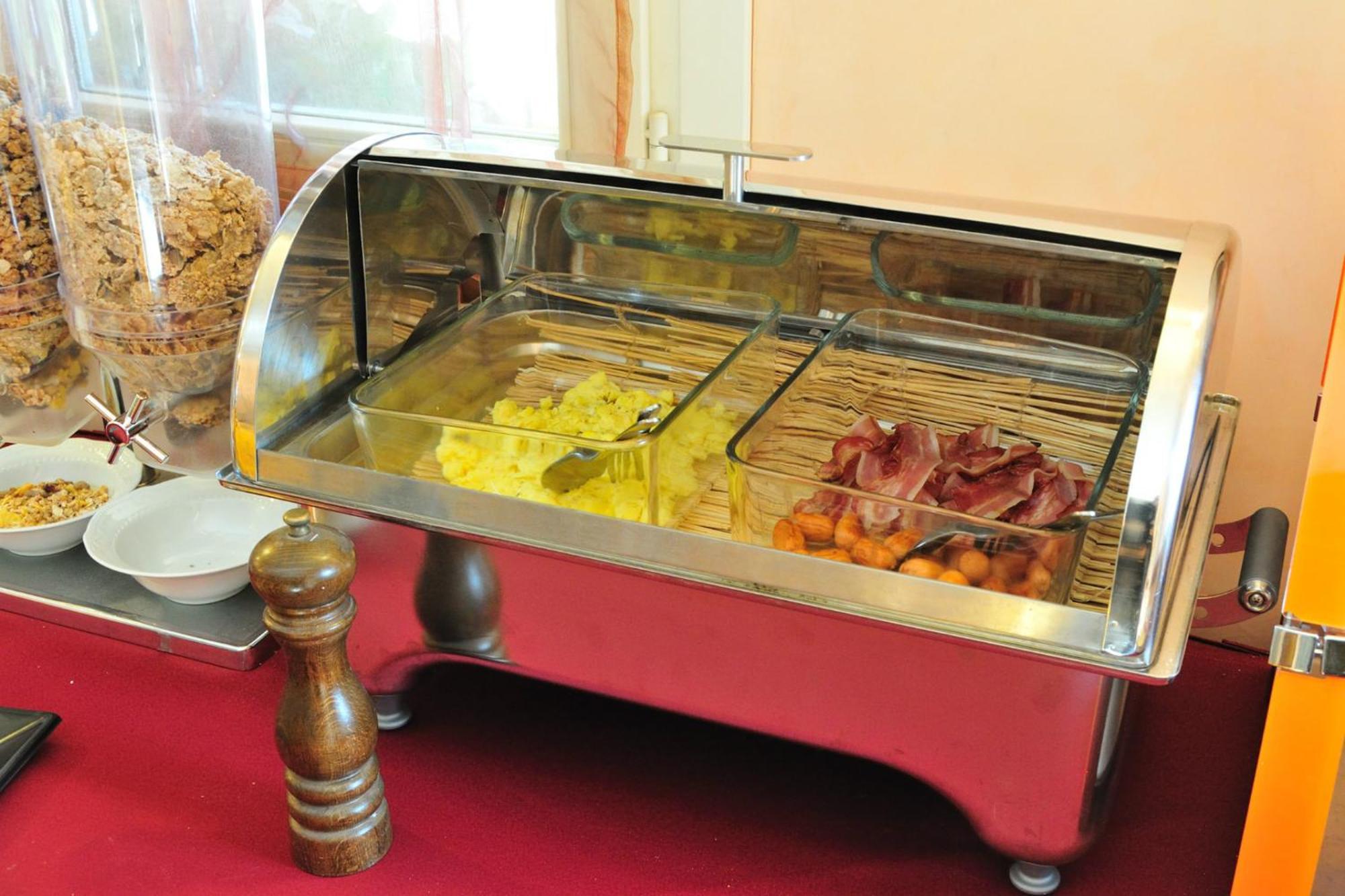 Hotel Villa Molinari كولّيكْيو المظهر الخارجي الصورة