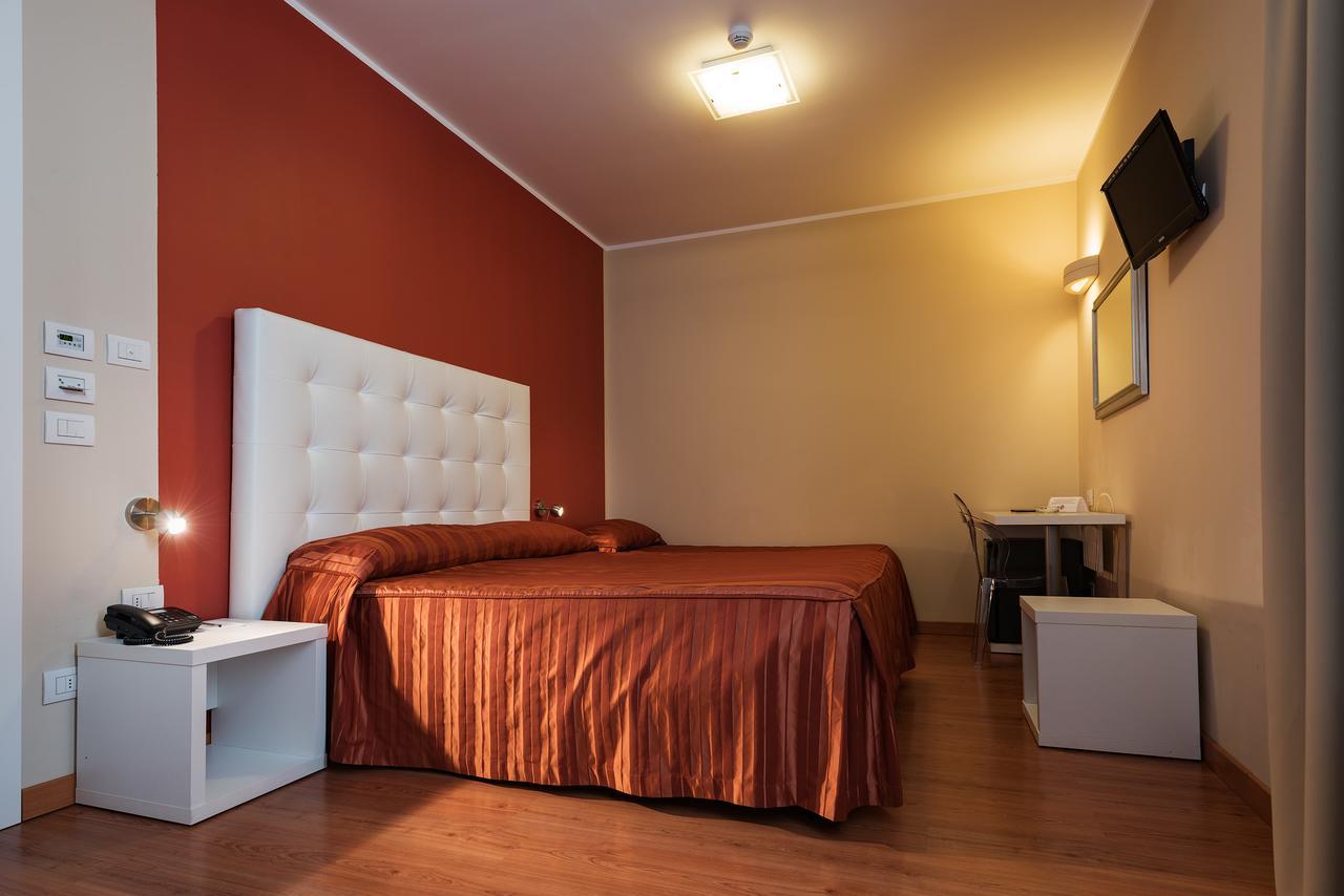 Hotel Villa Molinari كولّيكْيو المظهر الخارجي الصورة