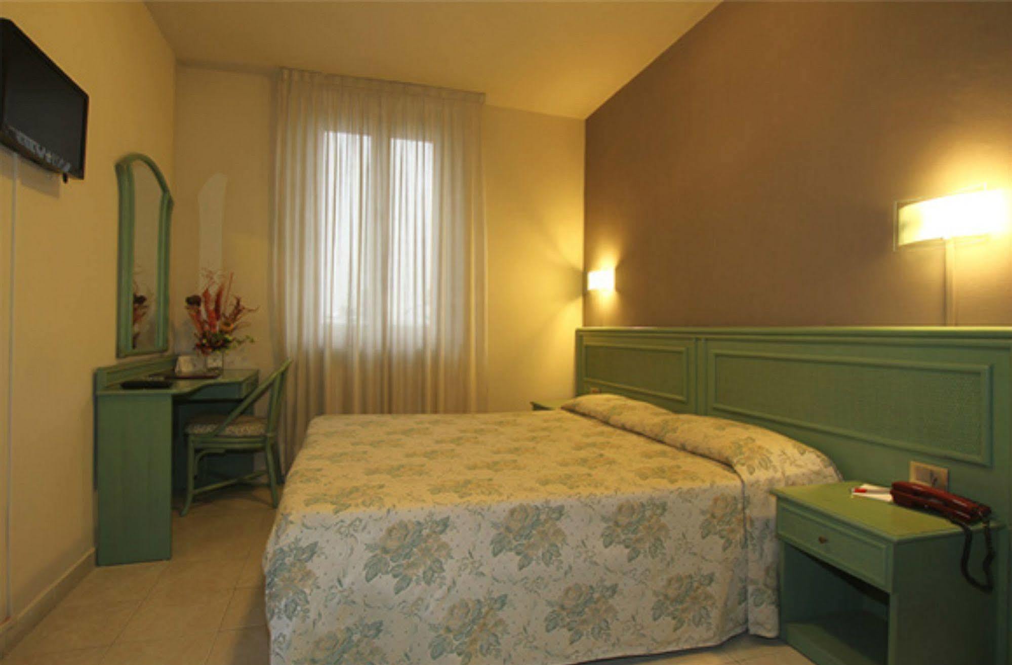 Hotel Villa Molinari كولّيكْيو المظهر الخارجي الصورة