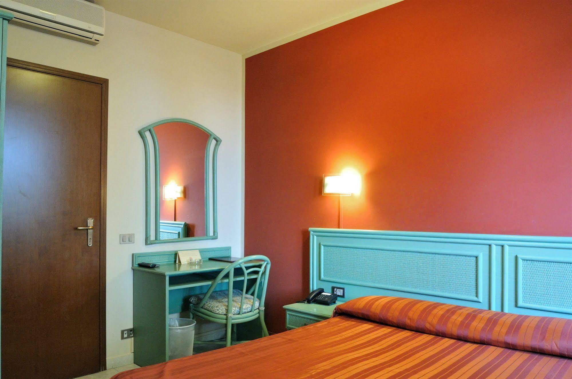 Hotel Villa Molinari كولّيكْيو المظهر الخارجي الصورة